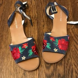 Kenneth Cole Jensen Floral Sandals